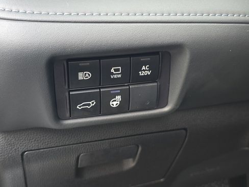 Used 2023 Toyota Highlander Platinum image 26