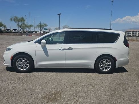Used 2022 Chrysler Pacifica Touring-L FWD image 7