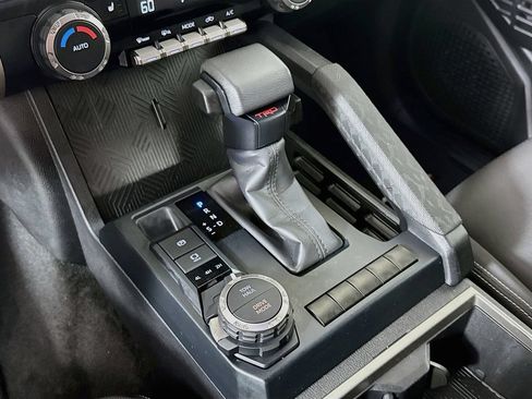 Used 2024 Toyota Tacoma TRD Sport AWD/4WD image 18