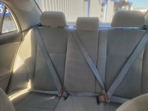 Used 2013 Toyota Corolla LE FWD image 36
