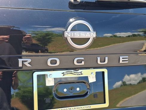 Used 2025 Nissan Rogue SV AWD/4WD image 30