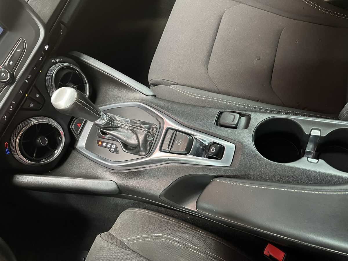 Used 2016 Chevrolet Camaro LT RWD image 17