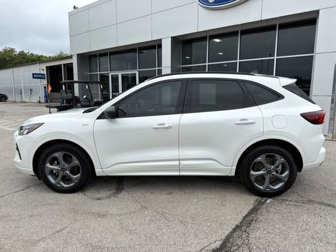 Used 2024 Ford Escape ST-Line w/ Tech Pack #1 FWD image 4