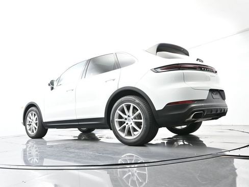 Certified 2024 Porsche Cayenne image 44