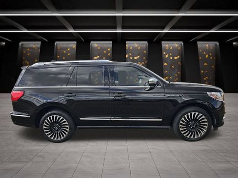 Used 2020 Lincoln Navigator Black Label w/ Cargo Convenience Package image 3