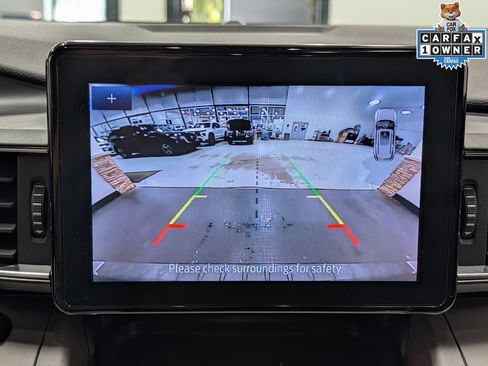Used 2023 Ford Explorer XLT w/ Equipment Group 202A AWD/4WD image 14