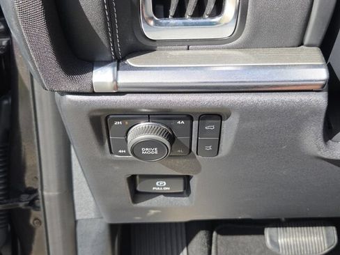 Used 2025 Ford Expedition Platinum AWD/4WD image 28