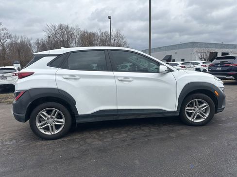 Used 2022 Hyundai Kona SE image 4
