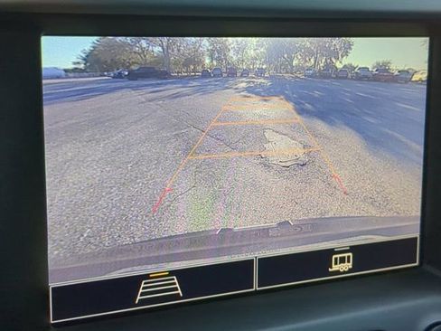 Used 2023 GMC Acadia SLE w/ Driver Convenience Package image 20