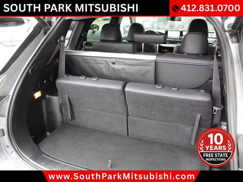 Used 2022 Mitsubishi Outlander SE image 16