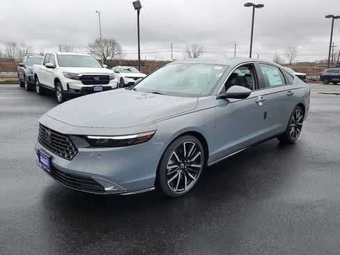 New 2026 Honda Accord Touring image 2