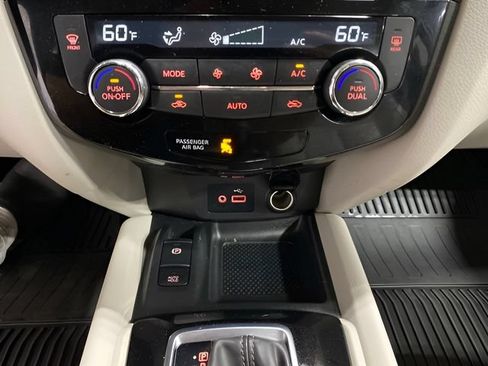 Certified 2022 Nissan Rogue Sport SL AWD/4WD image 19