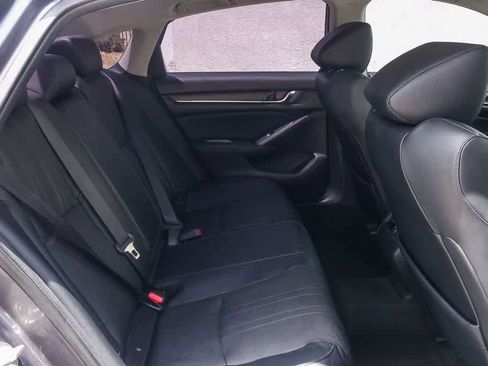 Used 2018 Honda Accord Touring image 13