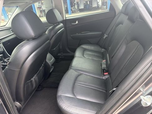 Used 2020 Kia Optima SE FWD image 11