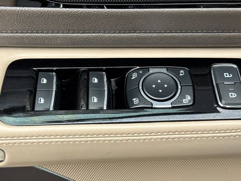 Used 2023 Lincoln Aviator 2WD w/ Premium Package image 13