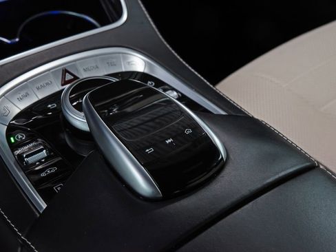 Used 2018 Mercedes-Benz S 560 4MATIC Sedan image 37
