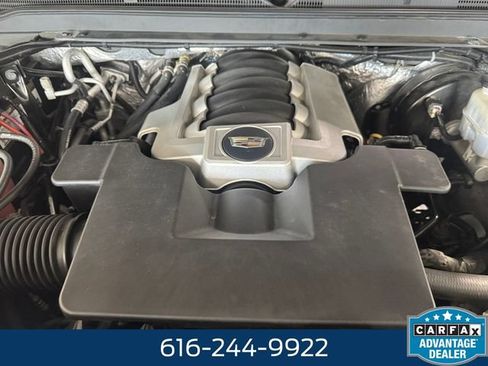 Used 2018 Cadillac Escalade Luxury AWD/4WD image 6