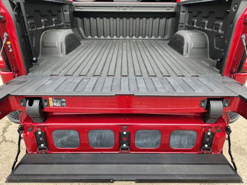 Used 2019 GMC Sierra 1500 SLT RWD image 24