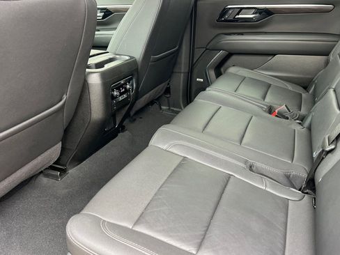 Used 2025 Chevrolet Suburban LT w/ Comfort Package image 14