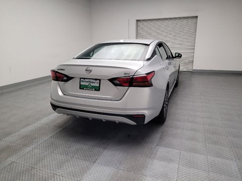 Used 2024 Nissan Altima 2.5 SV image 7
