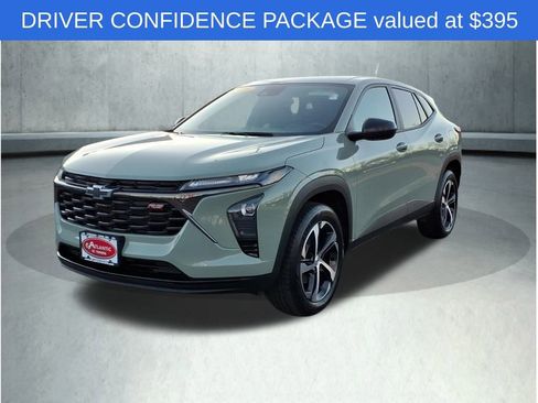 Used 2024 Chevrolet Trax RS w/ Driver Confidence Package image 3