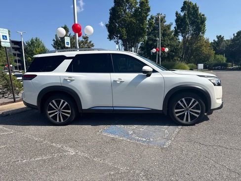 Certified 2024 Nissan Pathfinder Platinum w/ Cargo Package AWD/4WD image 2
