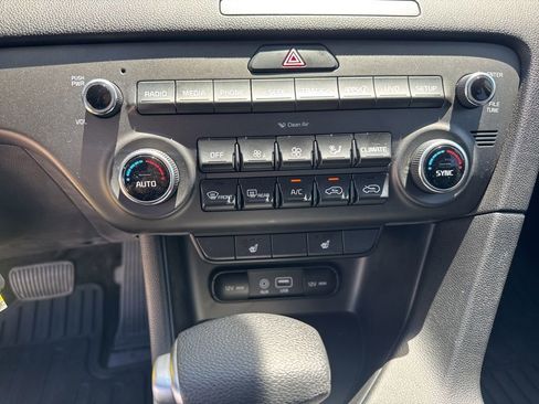 Used 2017 Kia Sportage LX w/ LX Popular Package FWD image 15