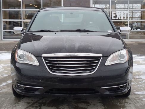 Used 2013 Chrysler 200 Limited image 10
