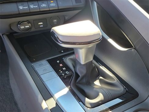 Used 2025 Hyundai Elantra Sport image 29
