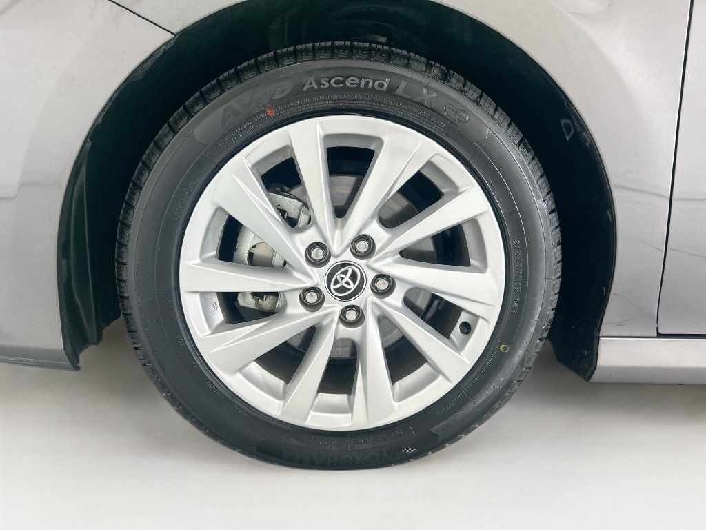 Used 2024 Toyota Camry LE FWD image 28