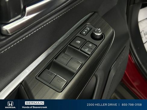 Used 2024 Toyota Venza Limited AWD/4WD image 16