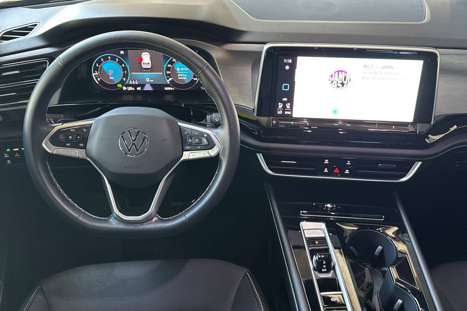 Used 2024 Volkswagen Atlas Cross Sport SE FWD image 14
