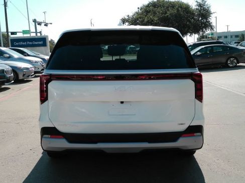 Used 2026 Kia Carnival LXS FWD image 7