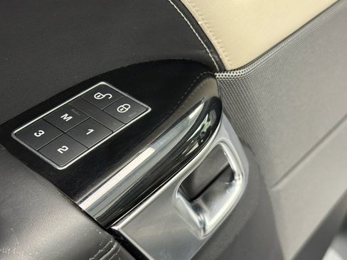 Used 2019 Land Rover Range Rover Sport HSE Dynamic image 17