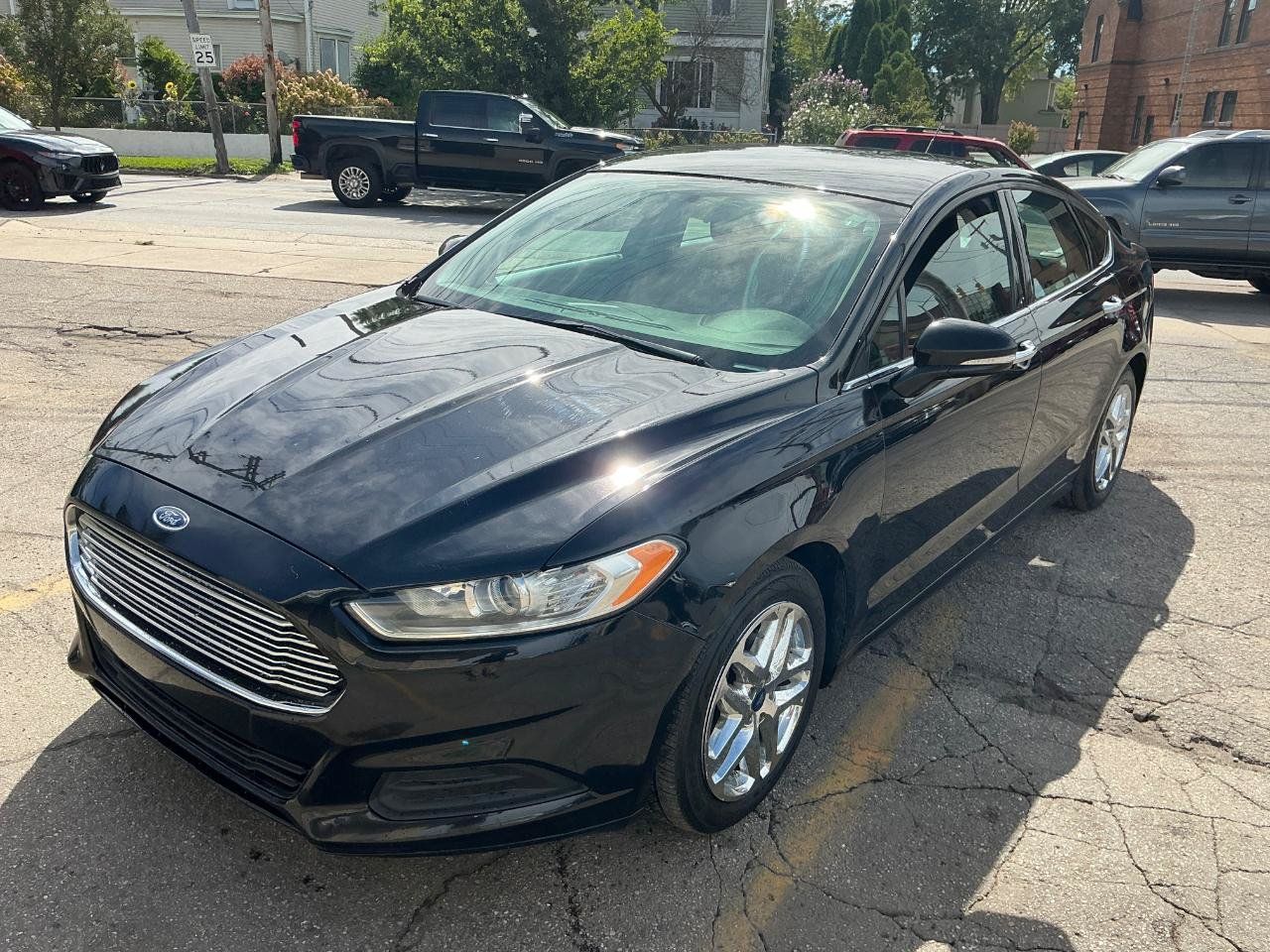Used 2016 Ford Fusion SE FWD image 8