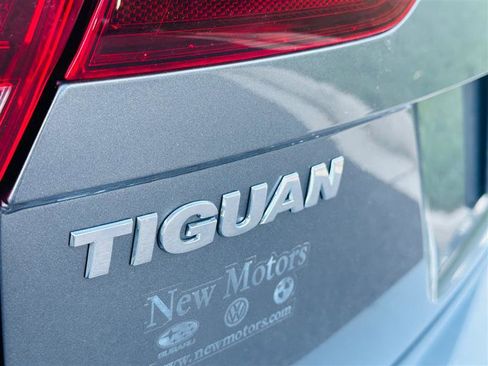 Used 2018 Volkswagen Tiguan S AWD/4WD image 17