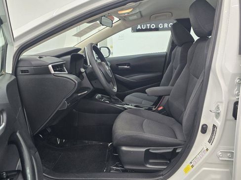 Used 2021 Toyota Corolla LE image 11