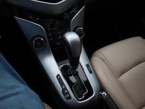 Used 2014 Chevrolet Cruze Diesel w/ Enhanced Safety Package image 31