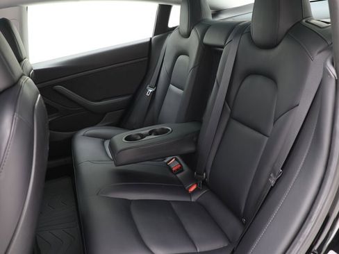 Used 2020 Tesla Model 3 Standard Range Plus image 11