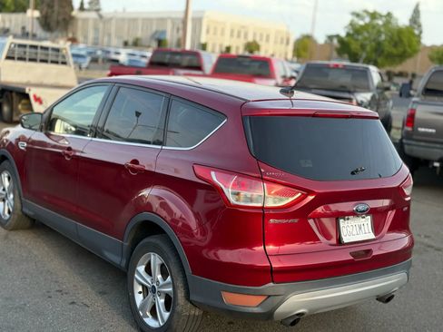 Used 2015 Ford Escape SE image 5