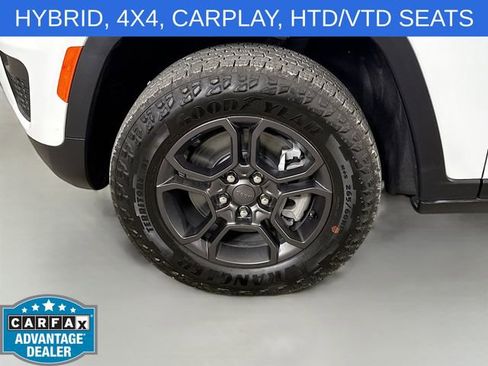 Used 2024 Jeep Grand Cherokee Trailhawk AWD/4WD image 32