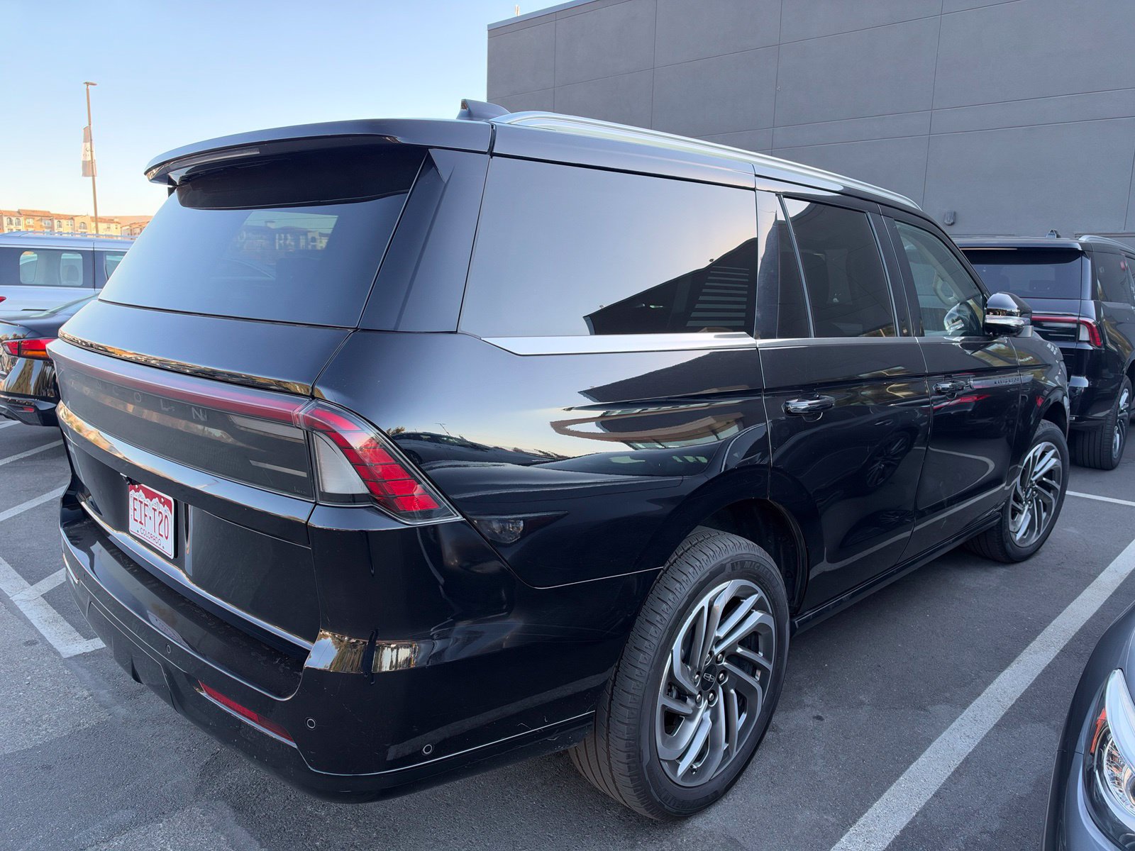 Used 2025 Lincoln Navigator Reserve AWD/4WD image 4