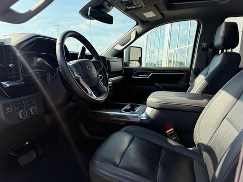 Used 2024 Chevrolet Silverado 2500 LT w/ Z71 Sport Edition AWD/4WD image 4