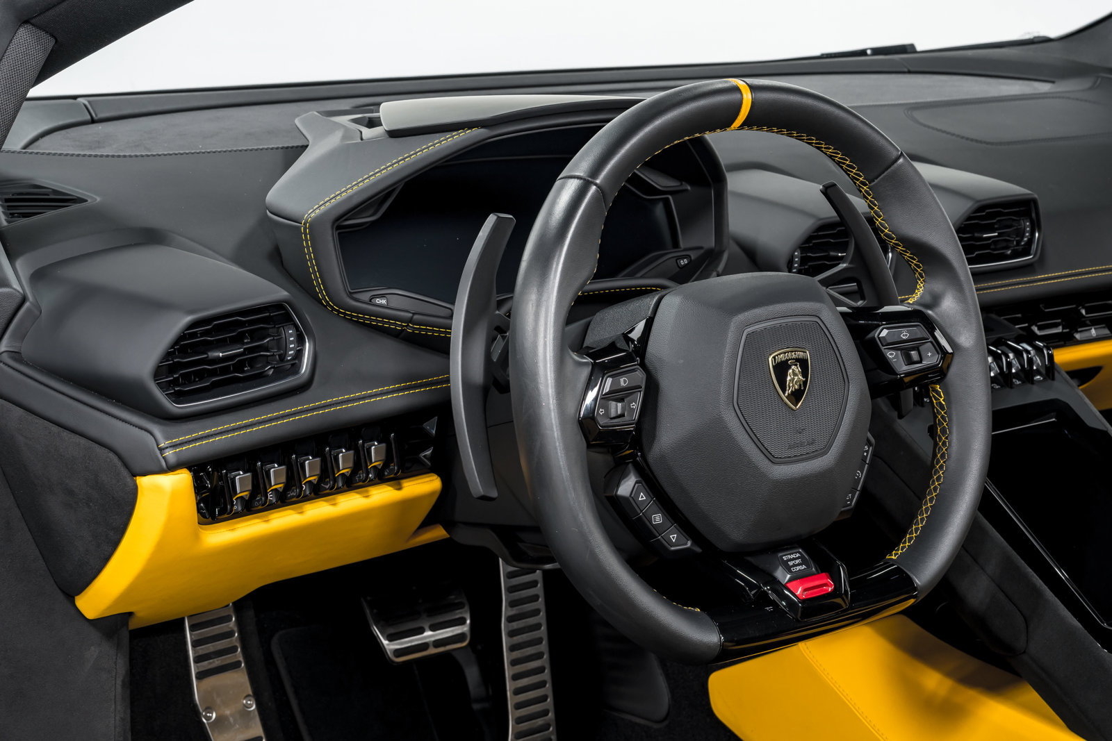 Used 2023 Lamborghini Huracan Tecnica RWD image 13
