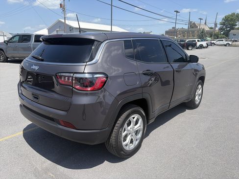 Used 2024 Jeep Compass Sport AWD/4WD image 3