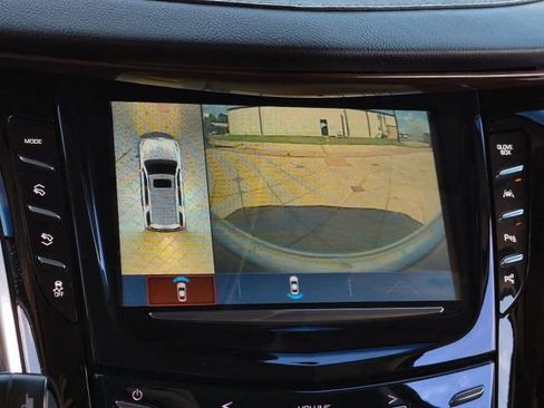 Used 2018 Cadillac Escalade Luxury RWD image 30