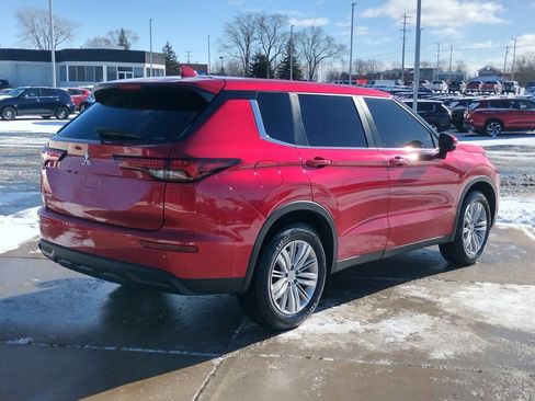 Used 2022 Mitsubishi Outlander ES image 5