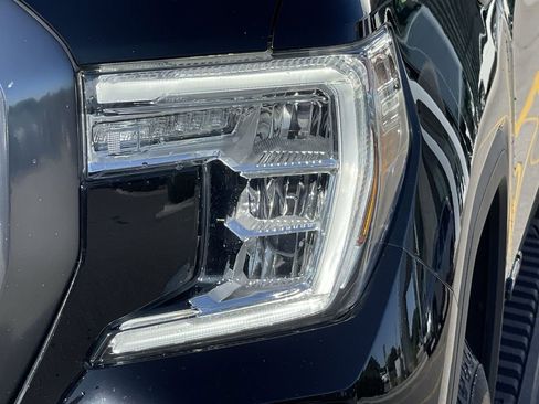 Used 2021 GMC Sierra 1500 AT4 w/ AT4 Premium Package AWD/4WD image 16