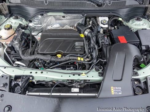 Used 2024 Chevrolet Trax ACTIV w/ Sunroof Package image 24