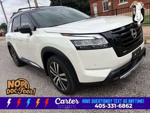 Used 2023 Nissan Pathfinder Platinum w/ Black Appearance Package FWD image 1